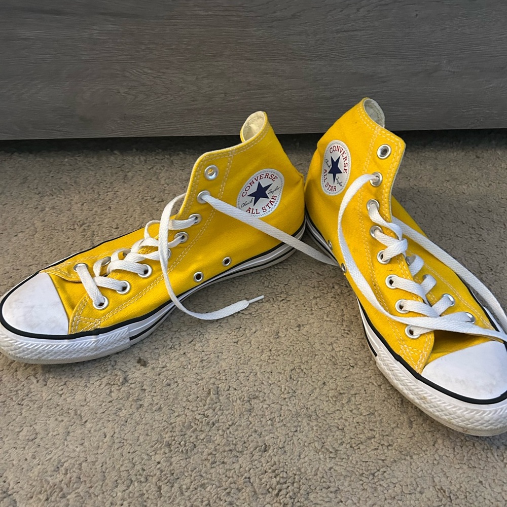 Yellow converse